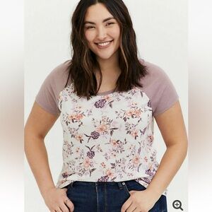 Torrid size 00x 10 M/L Classic Fit Floral Raglan Tee
